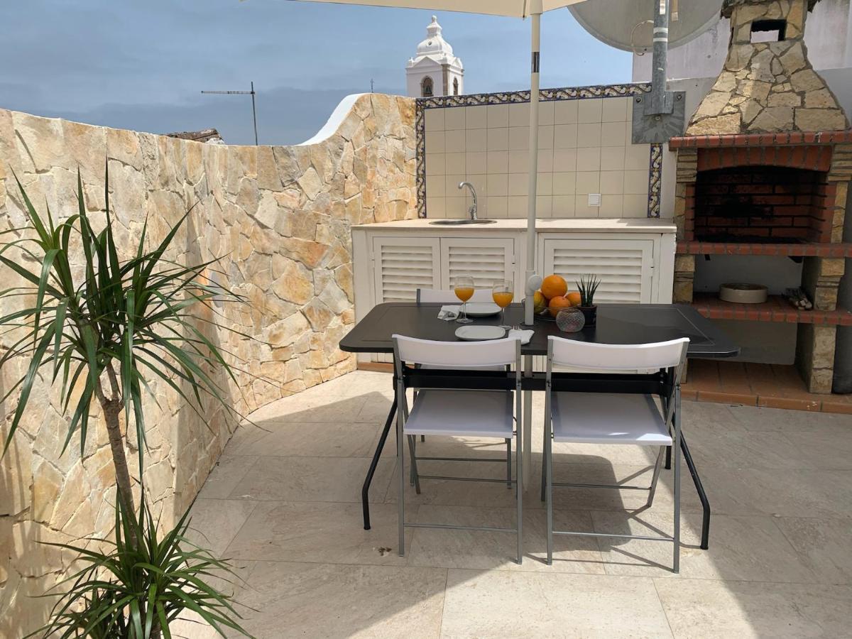 House With A Bbq Terrace In The Centre Of Lagos Villa Dış mekan fotoğraf